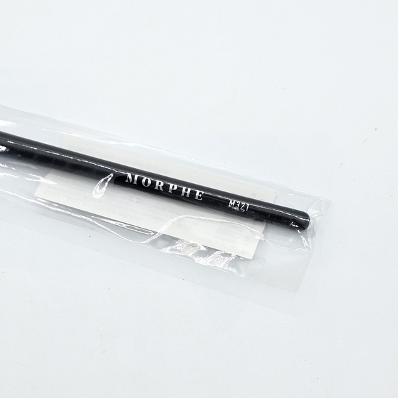 Morphe M321 Bullet Crease Eyeshadow Brush - Picture 3 of 5